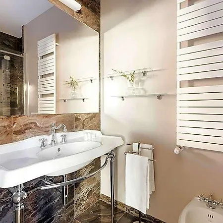 Sonder Piazza Barberini Hotel Rome